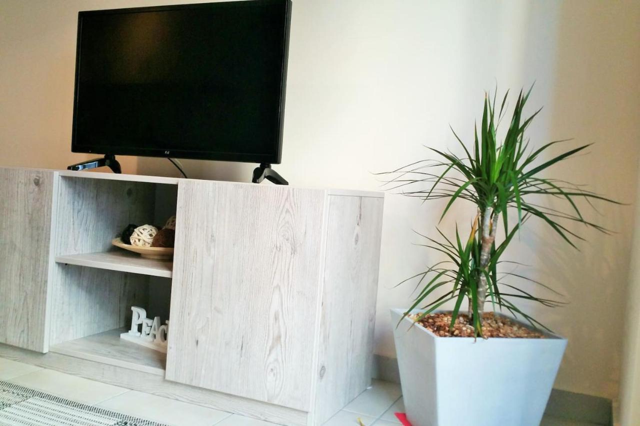 Melina'S Apartment By The Tube Athena Bagian luar foto